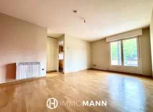 Bel appartement 2 pièces avec garage et cave