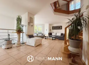 Maison de ville avec appartements en sus- WOLFISHEIM